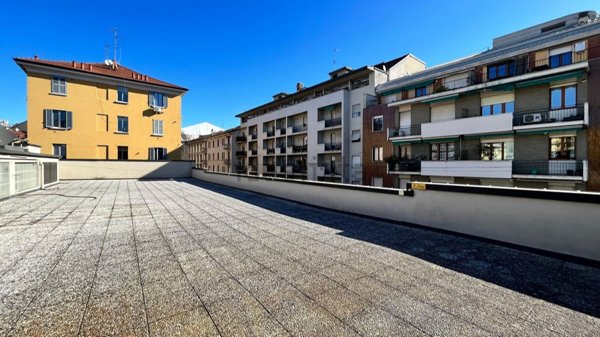 appartamento in vendita a Milano in zona Bocconi