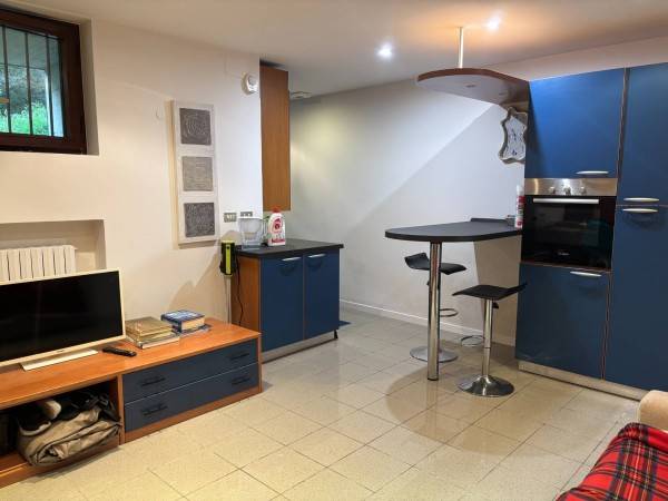 appartamento in vendita a Milano in zona Baggio