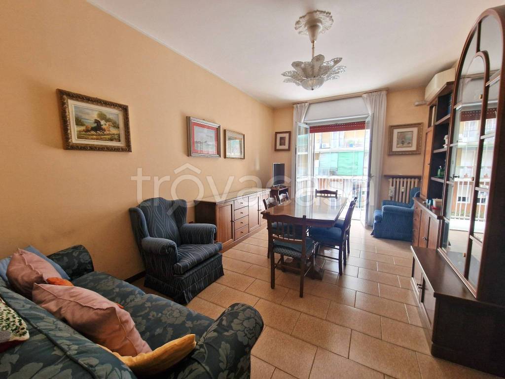 appartamento in vendita a Milano in zona Lorenteggio
