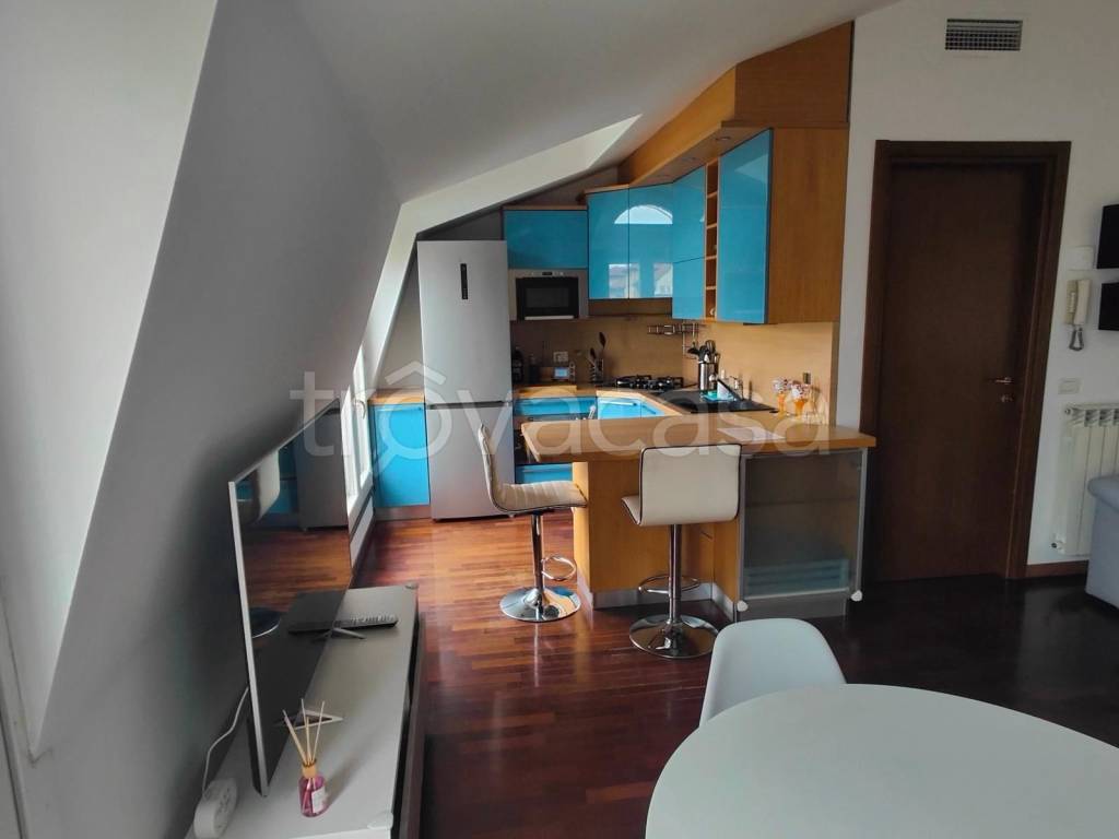 appartamento in vendita a Milano in zona Isola
