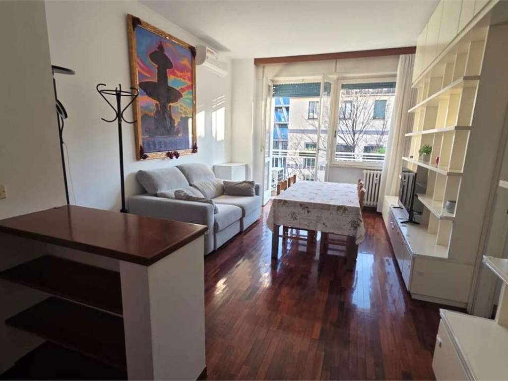 appartamento in vendita a Milano in zona Porta Garibaldi