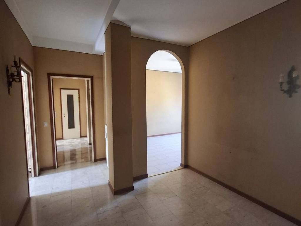 appartamento in vendita a Milano in zona Rogoredo