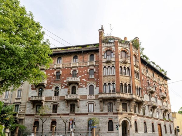 appartamento in vendita a Milano in zona Guastalla