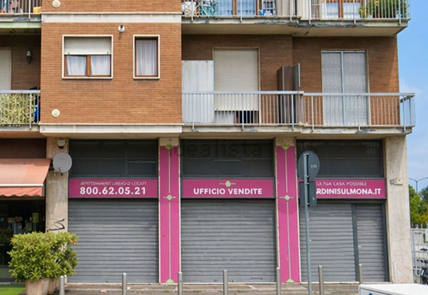 locale commerciale in vendita a Milano