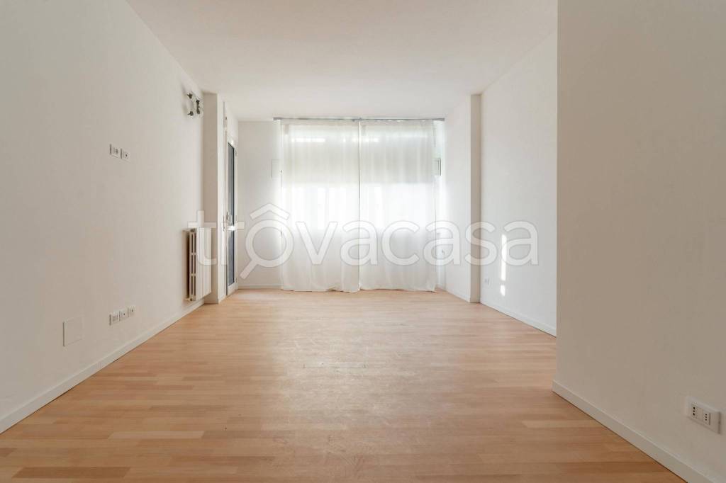 appartamento in vendita a Milano in zona Piazzale Lodi
