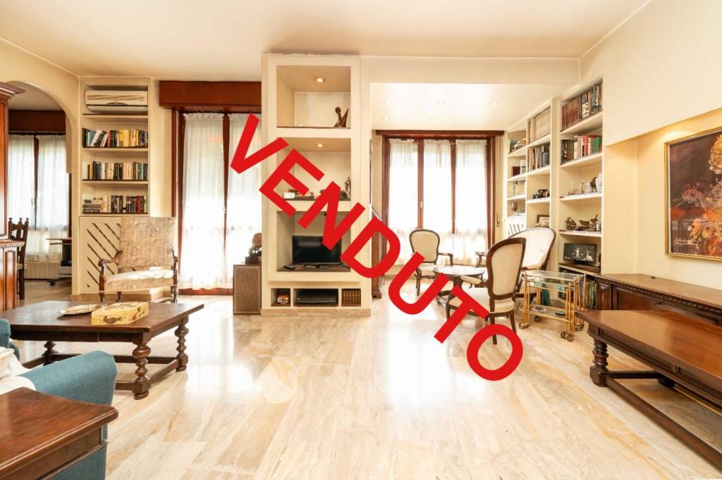 appartamento in vendita a Milano in zona Porta Romana
