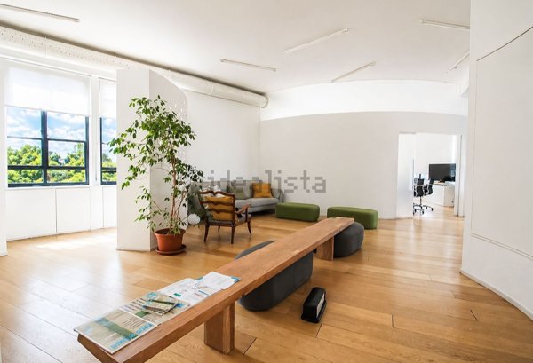 ufficio in vendita a Milano in zona Corvetto