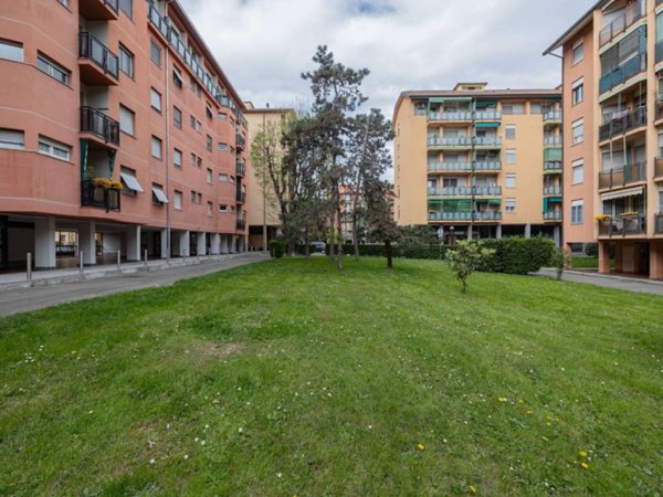appartamento in vendita a Milano in zona Chiesa Rossa