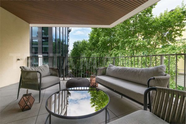 appartamento in vendita a Milano in zona Porta Nuova