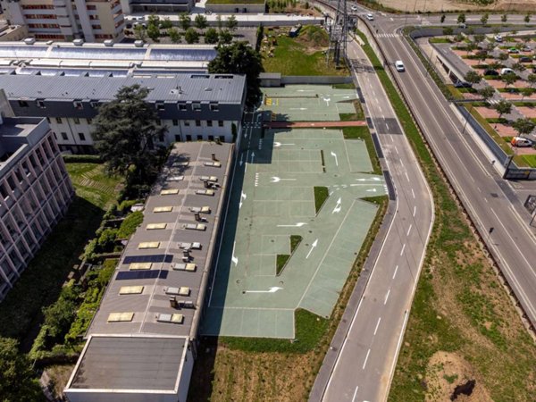 negozio in vendita a Milano in zona Adriano