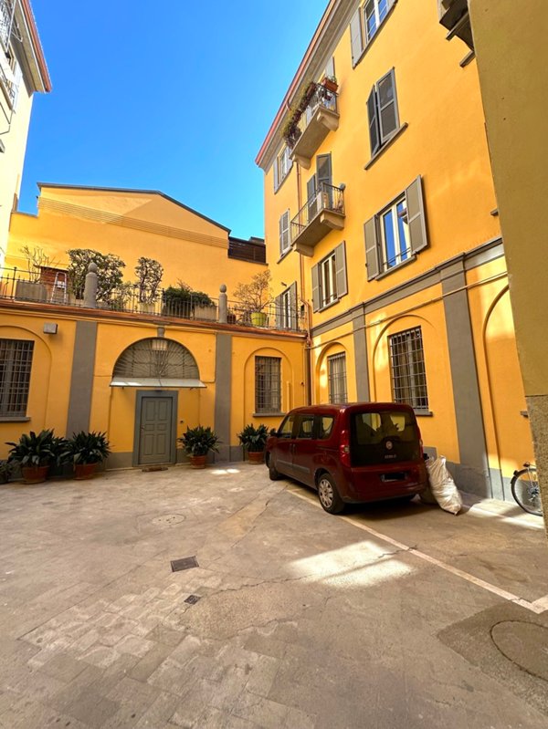 ufficio in vendita a Milano in zona Centro Storico