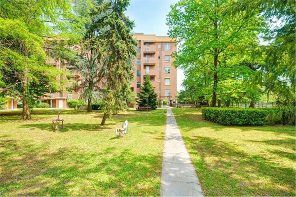 appartamento in vendita a Milano in zona Baggio