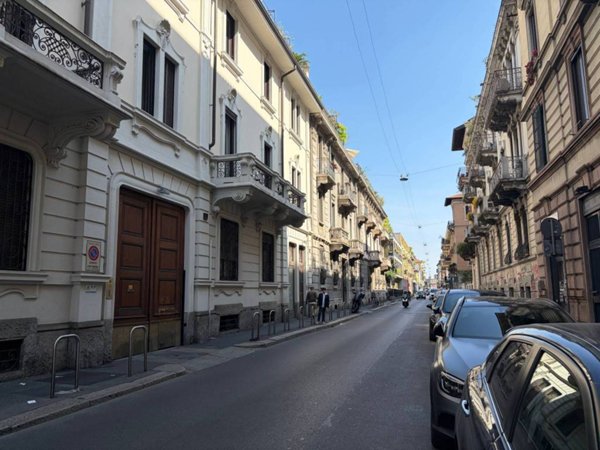 ufficio in vendita a Milano in zona Isola
