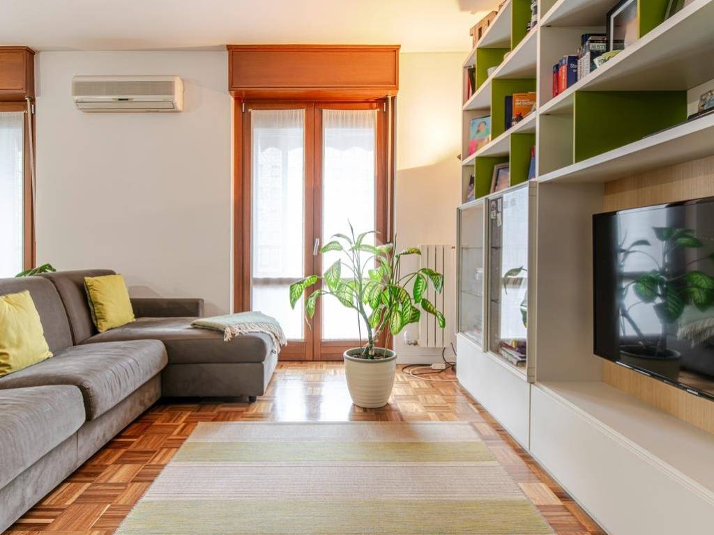 appartamento in vendita a Milano in zona Lambrate