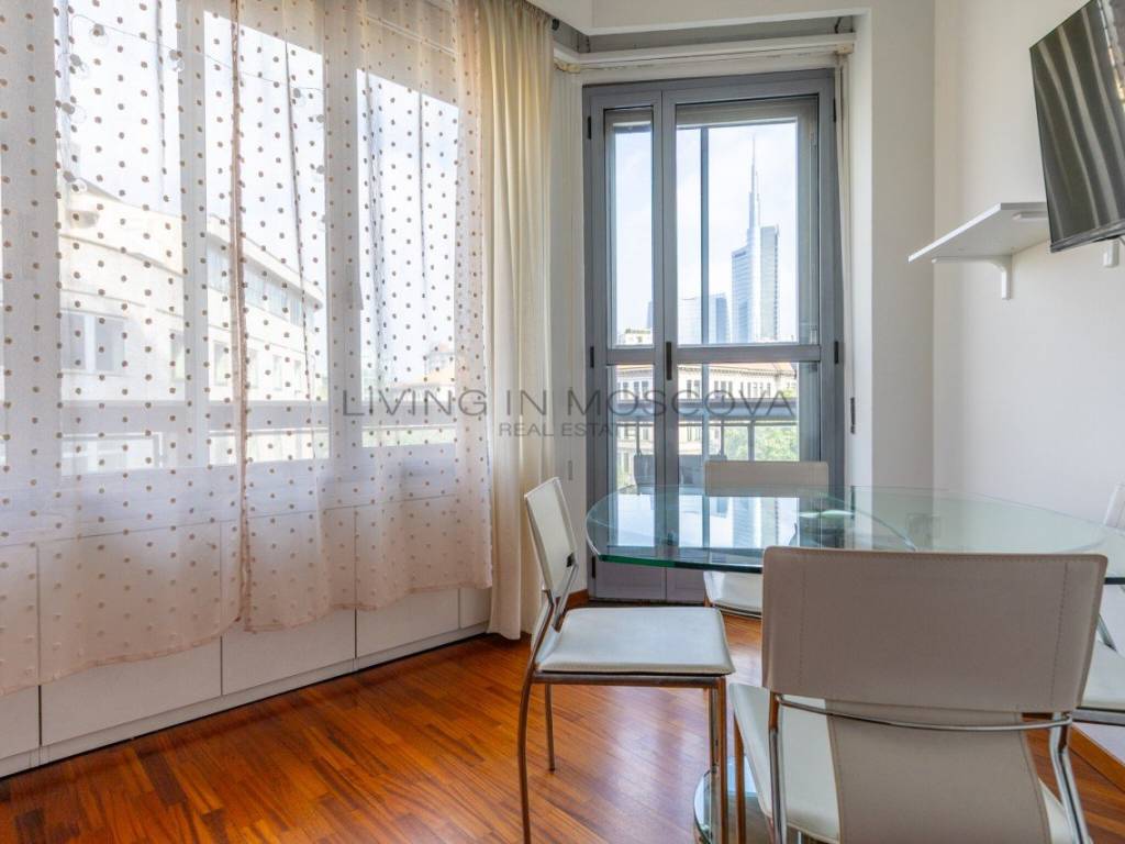 appartamento in vendita a Milano in zona Porta Nuova