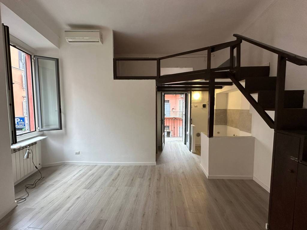 appartamento in vendita a Milano in zona Bocconi