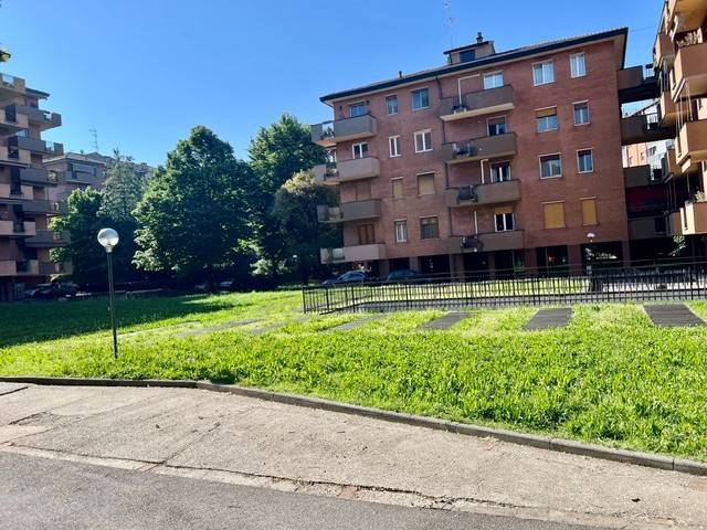 appartamento in vendita a Milano in zona Barona