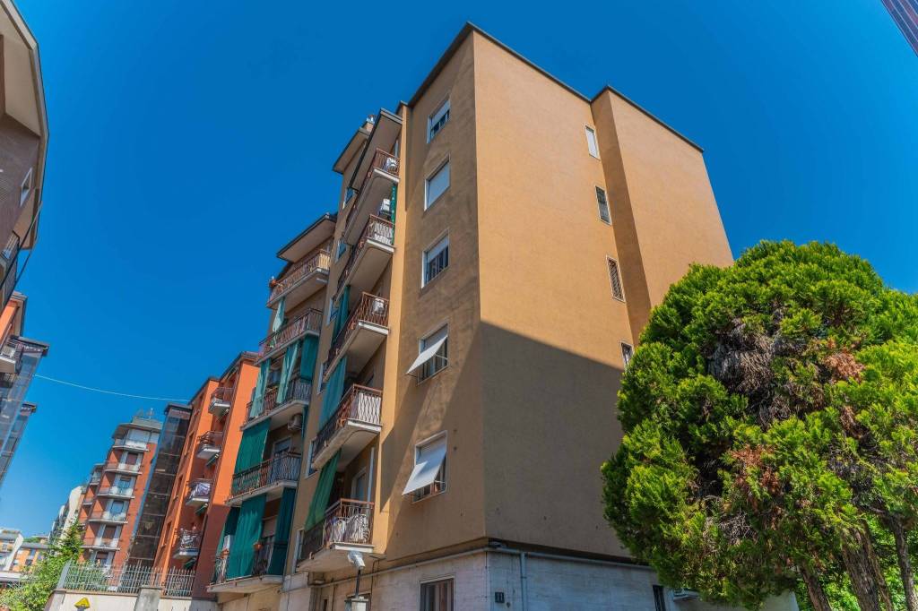appartamento in vendita a Milano in zona Affori