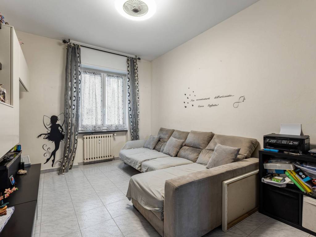 appartamento in vendita a Milano in zona Baggio