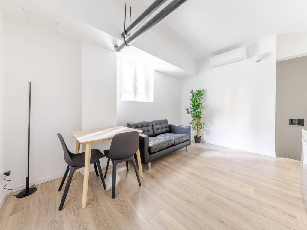 appartamento in vendita a Milano in zona Solari