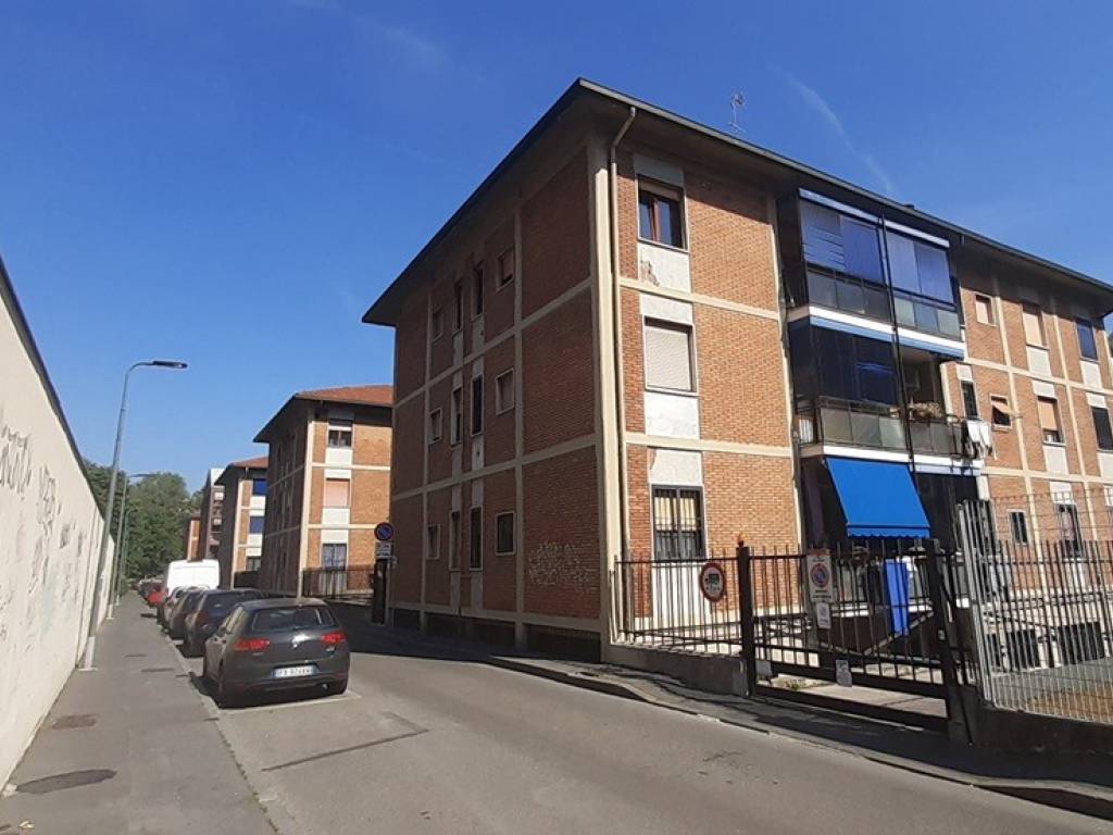 negozio in vendita a Milano in zona Bovisa