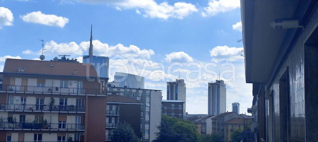 appartamento in vendita a Milano in zona Isola