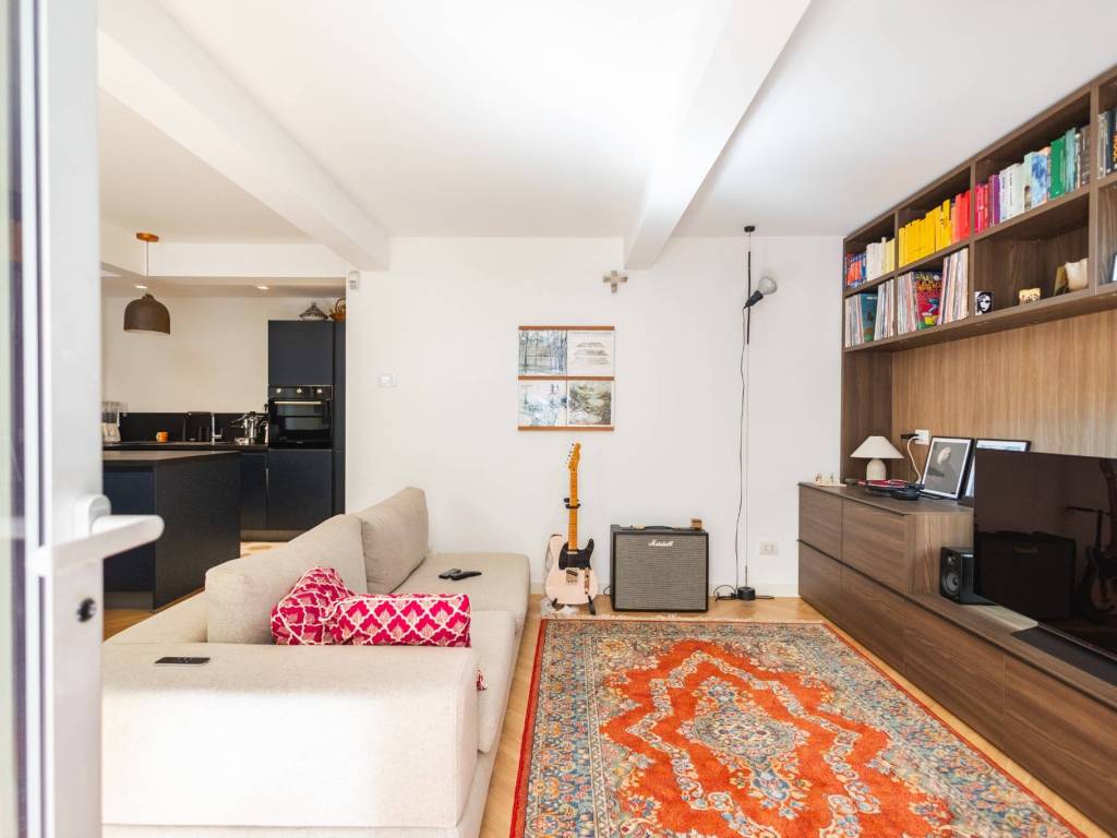 appartamento in vendita a Milano in zona Vigentino