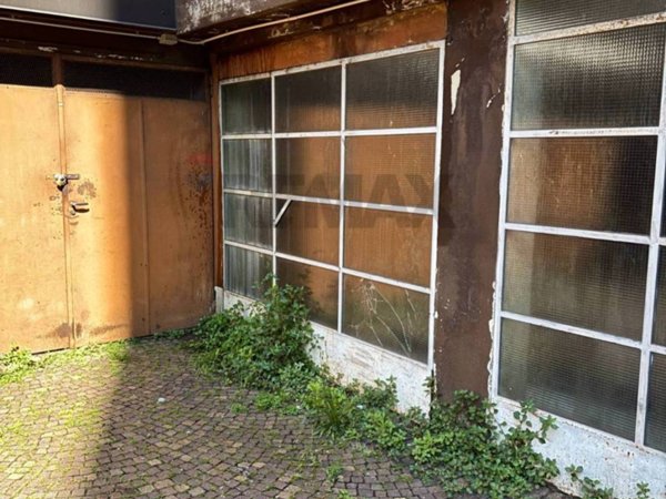 negozio in vendita a Milano in zona Città Studi