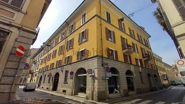appartamento in vendita a Milano in zona Sant'Ambrogio