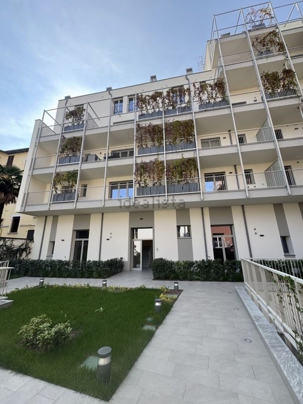 appartamento in vendita a Milano in zona Bocconi