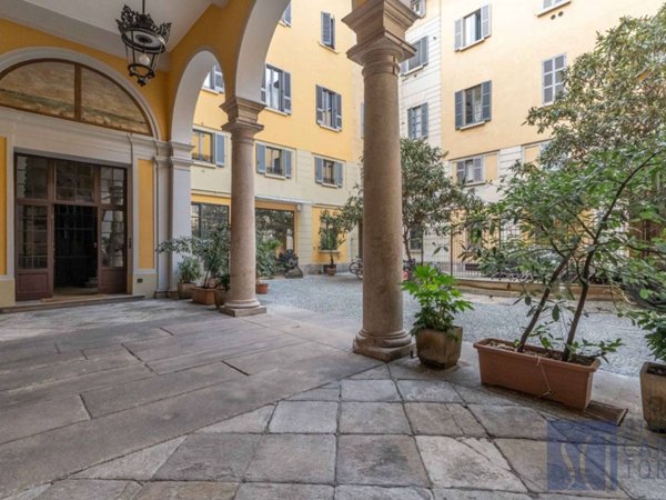 appartamento in vendita a Milano in zona Porta Genova