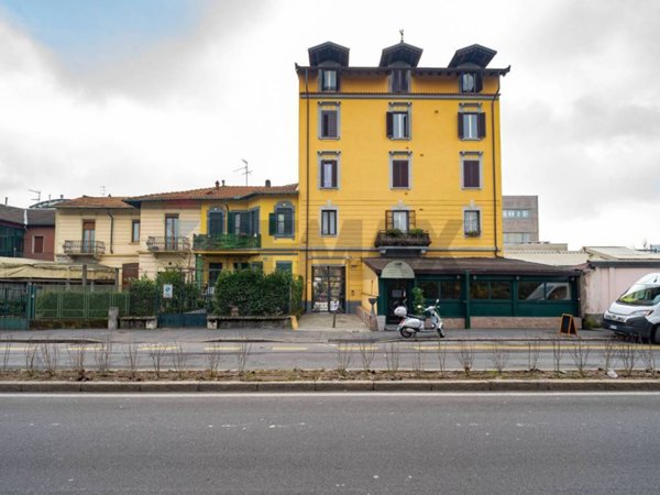 appartamento in vendita a Milano in zona Molino Dorino