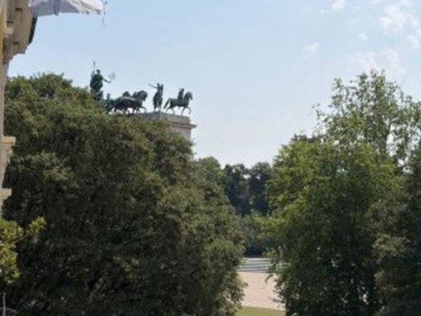 appartamento in vendita a Milano in zona Bullona