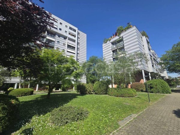 appartamento in vendita a Milano in zona Baggio