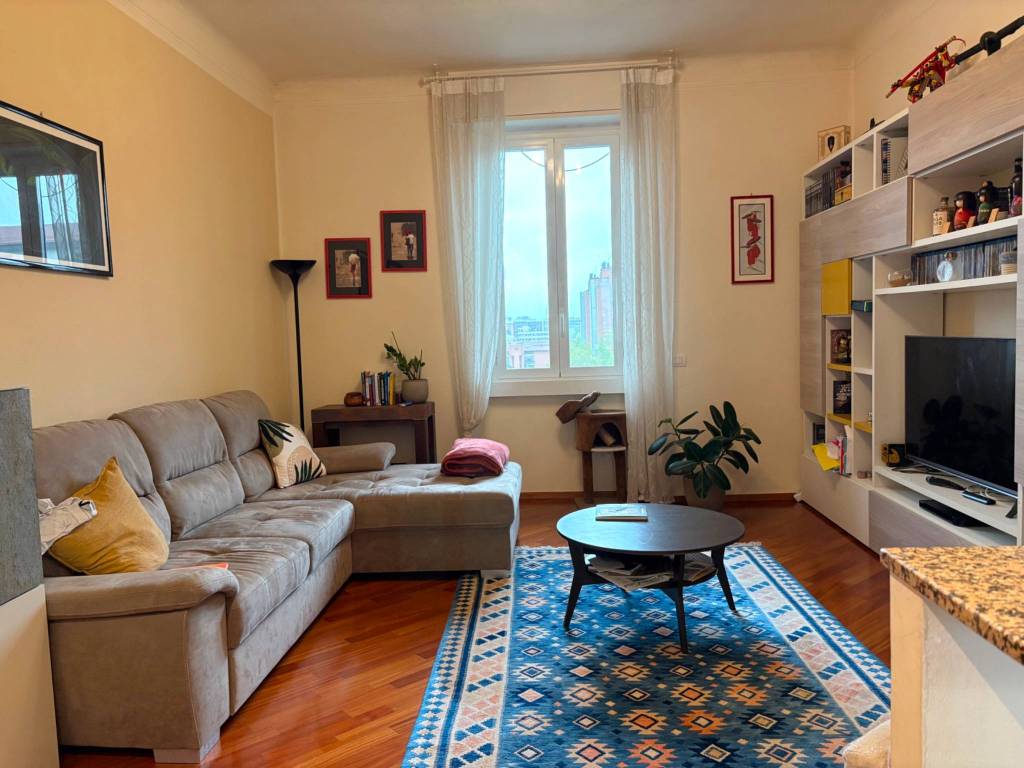 appartamento in vendita a Milano in zona Famagosta