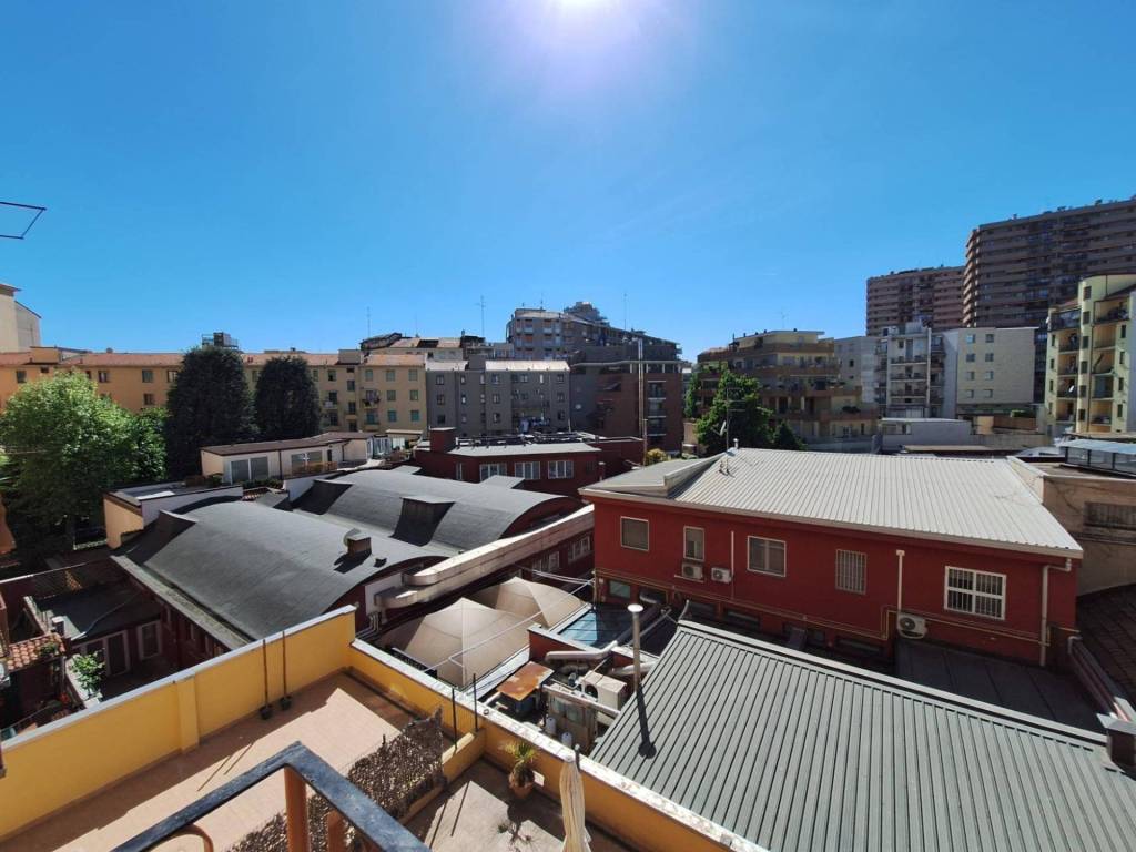 appartamento in vendita a Milano in zona Rogoredo