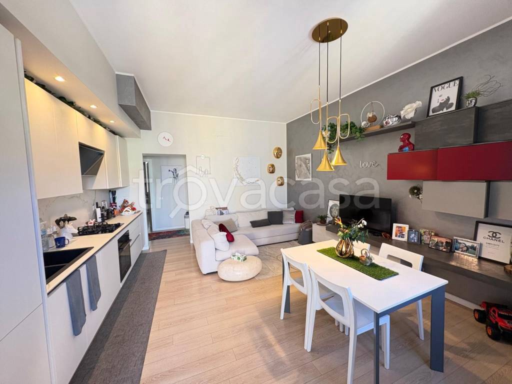 appartamento in vendita a Milano in zona Isola