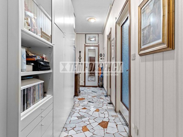 appartamento in vendita a Milano in zona Barona