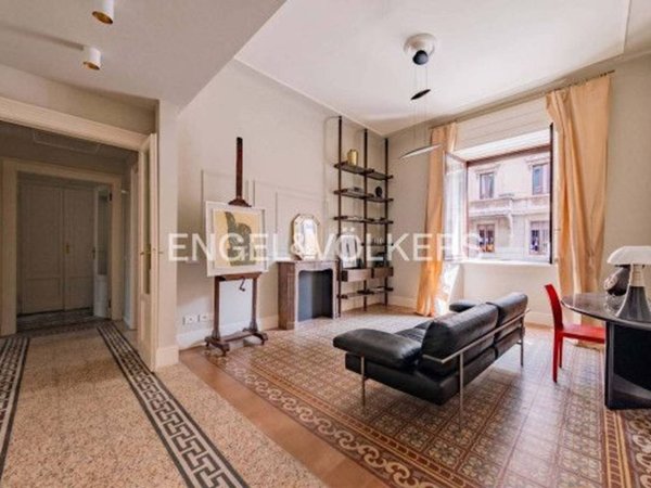 appartamento in vendita a Milano in zona Bocconi