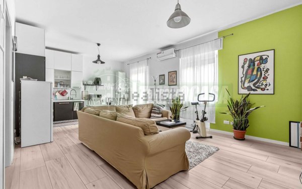 appartamento in vendita a Milano in zona Lorenteggio