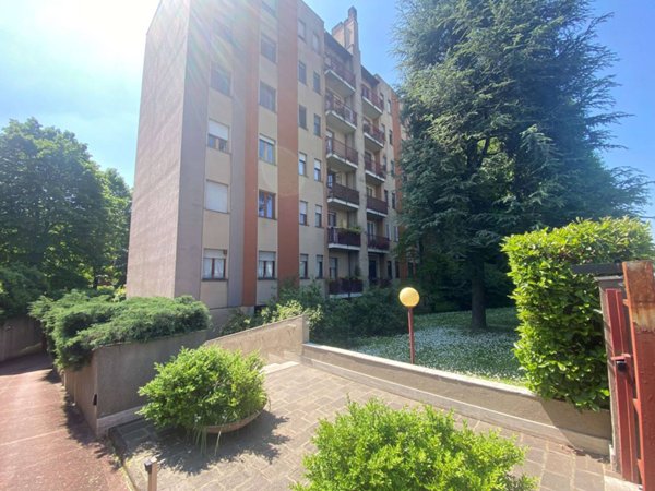 appartamento in vendita a Milano in zona Famagosta
