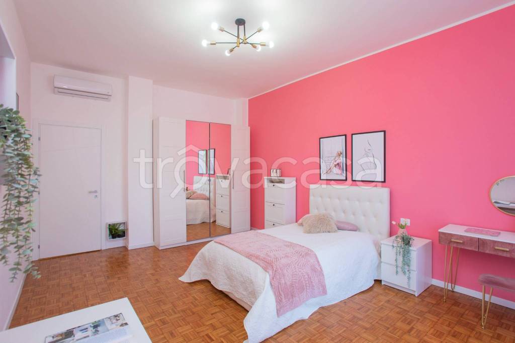 appartamento in vendita a Milano in zona Vigentino