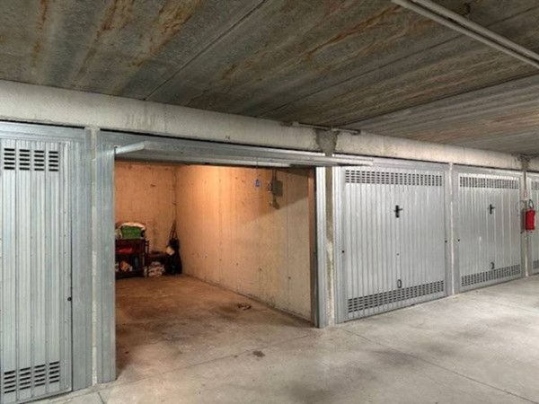 negozio in vendita a Milano in zona Forze Armate