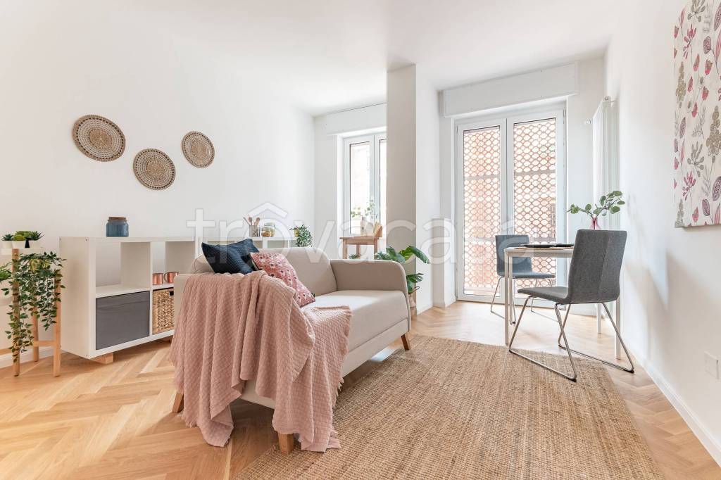 appartamento in vendita a Milano in zona Sempione