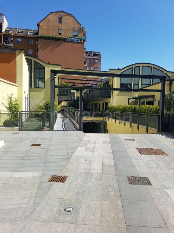 appartamento in vendita a Milano in zona Bocconi