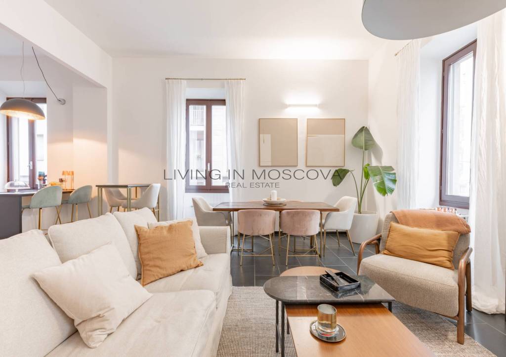 appartamento in vendita a Milano in zona Porta Nuova