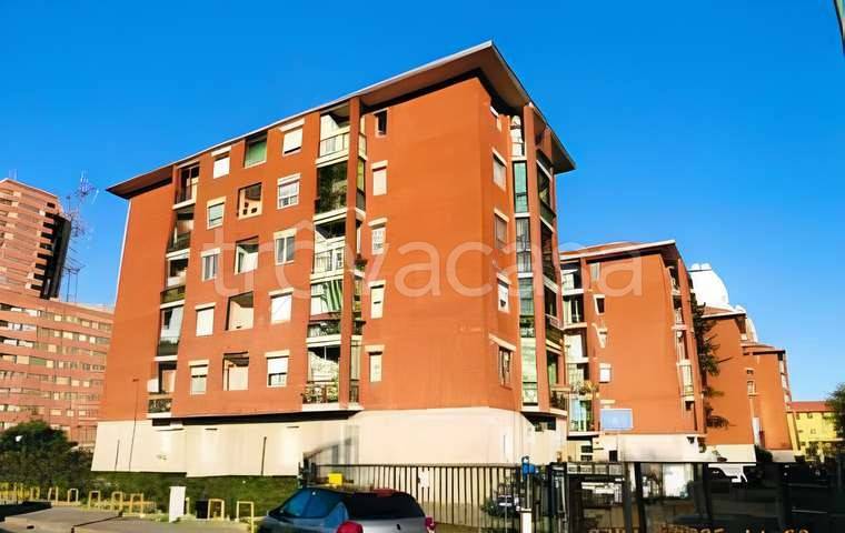 appartamento in vendita a Milano in zona Adriano