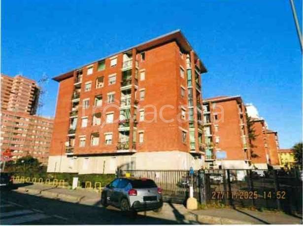 appartamento in vendita a Milano in zona Adriano