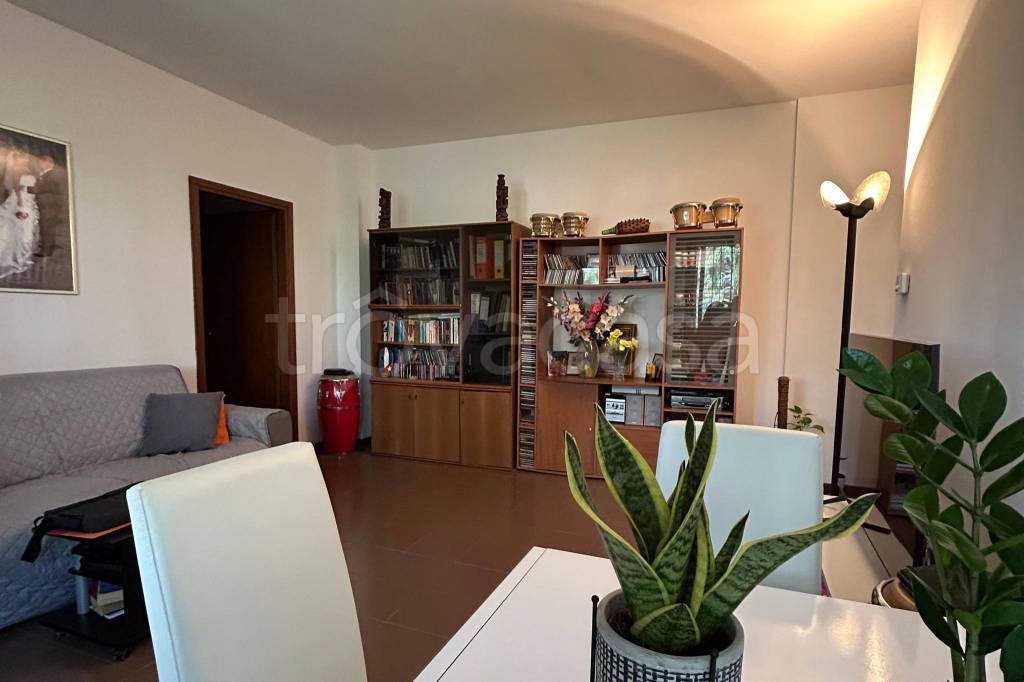 appartamento in vendita a Milano in zona Famagosta
