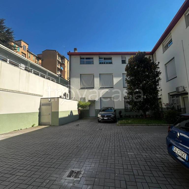 appartamento in vendita a Milano in zona Casoretto